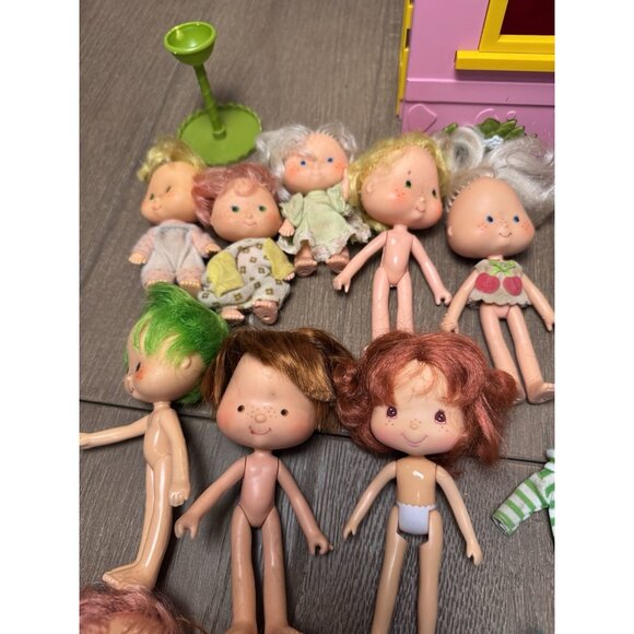 VTG 1979 Strawberry Shortcake 12 Dolls 6 Pets House Clothing Lot - Picture 4 of 16